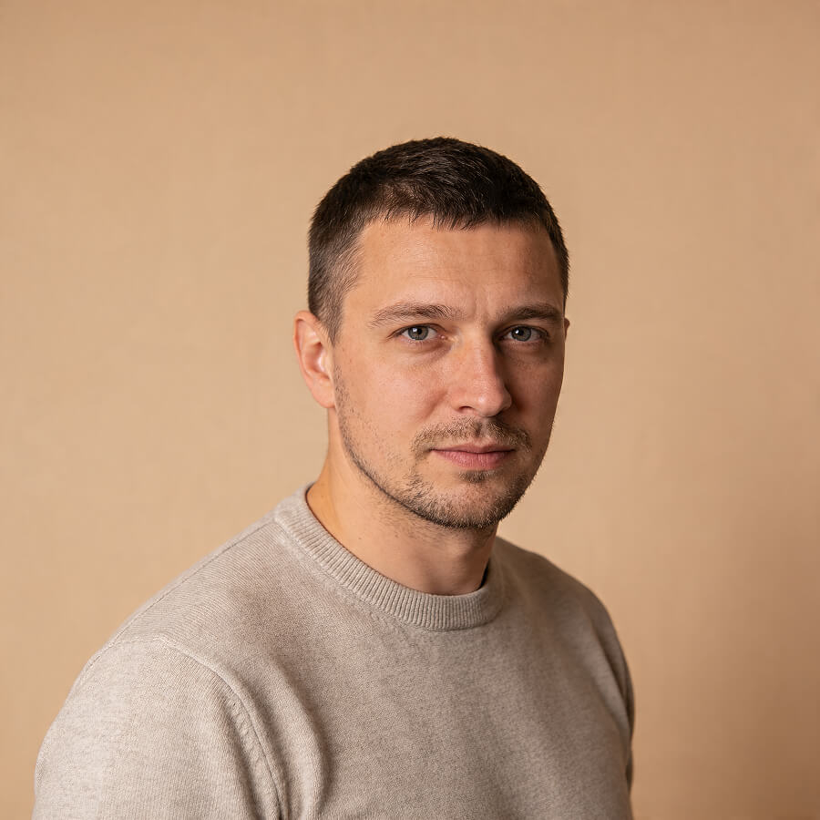 Олег Назар